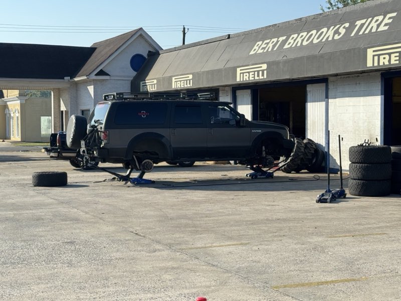 Bert Brooks Tire tire service