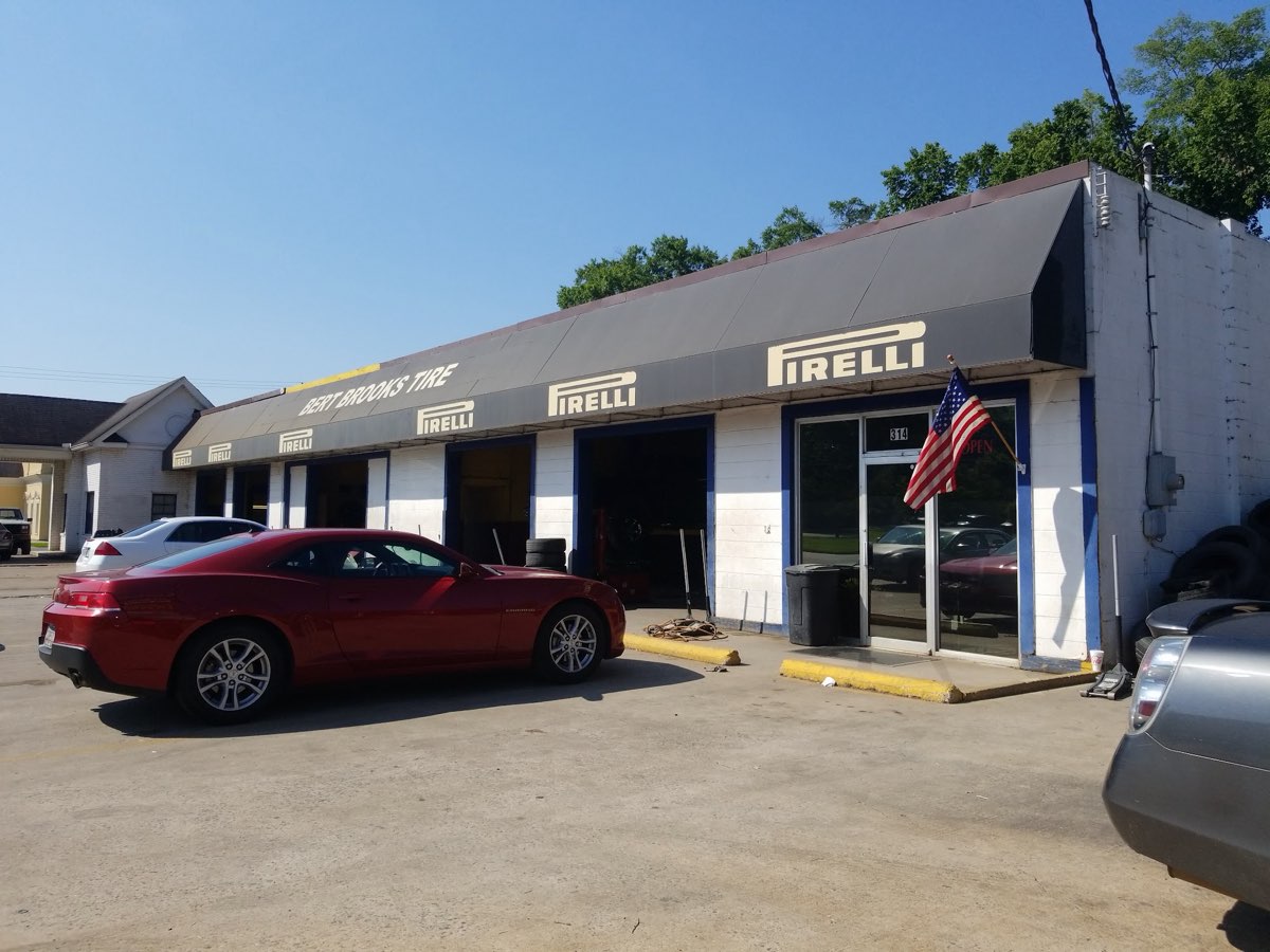 Bert Brooks Tire storefront